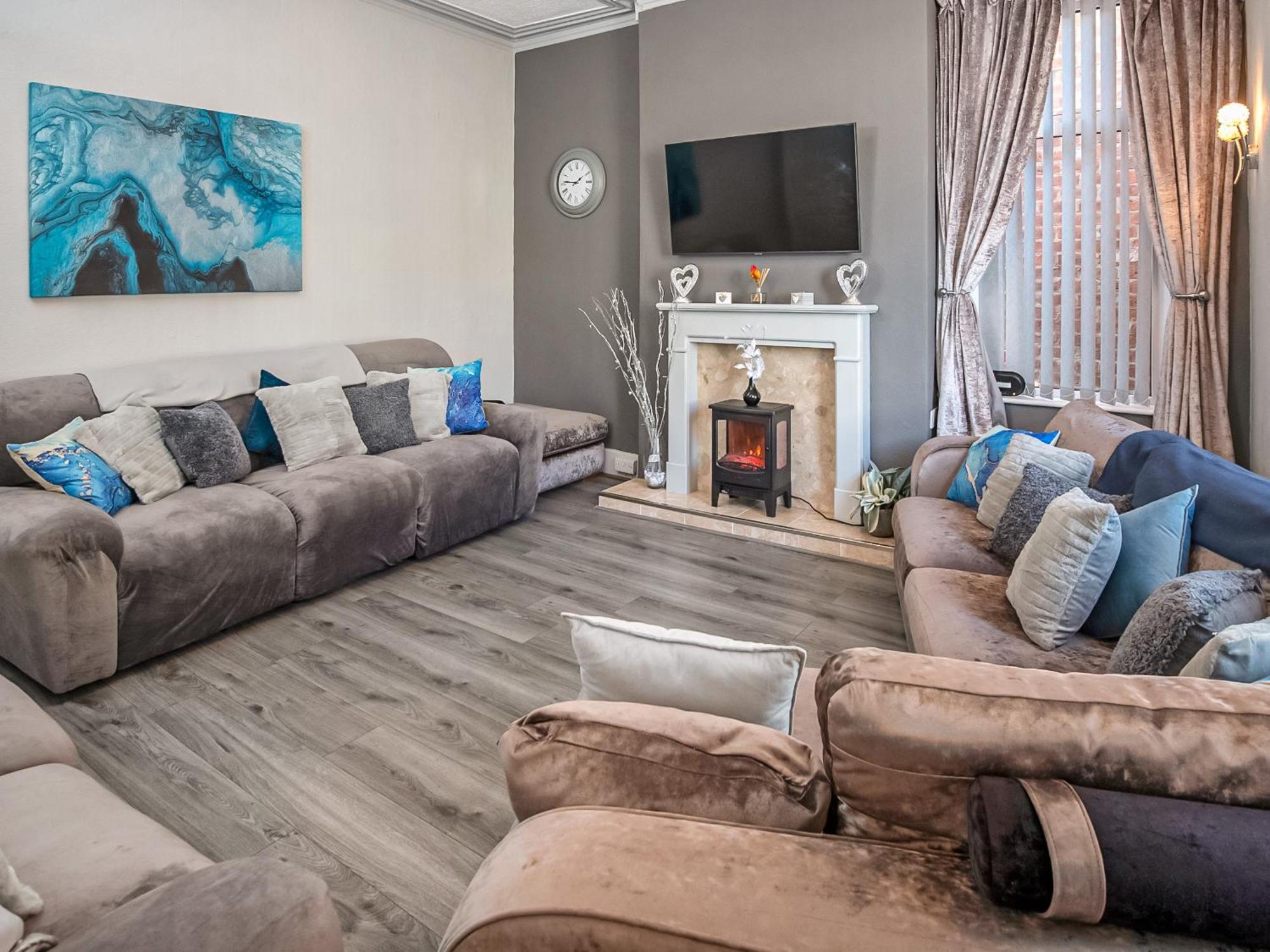 Six-Bedroom Holiday Home