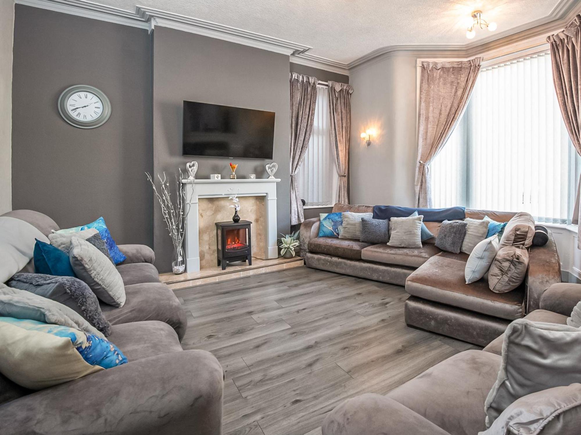 Six-Bedroom Holiday Home